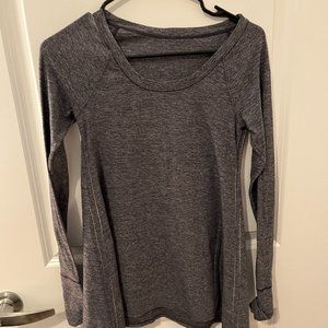 Women's Lululemon Heathered Gray Flowy Long Sleeve Performance Yoga Top Size 2